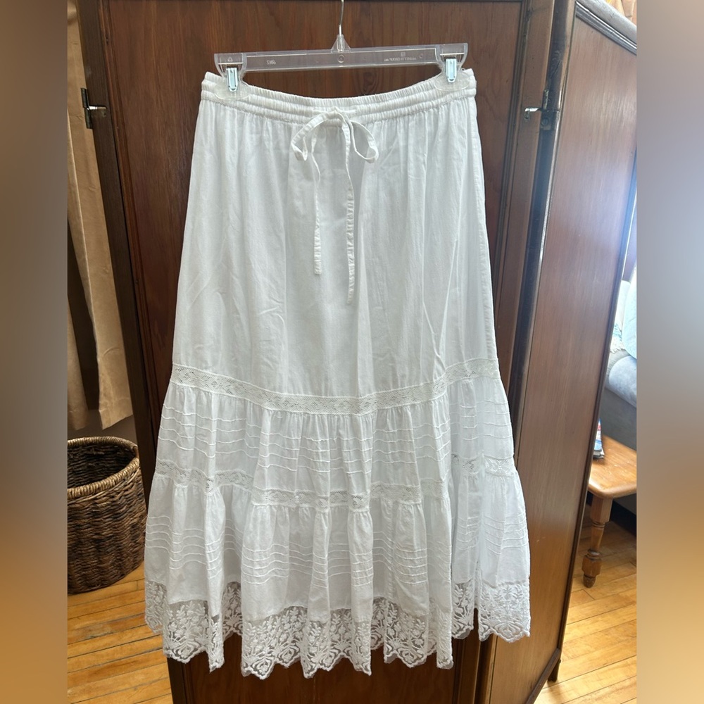 White Lace Trim Skirt Midi Skirt Size S/M.